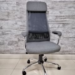 Кресло Barneo K-115 для персонала (серая ткань, черная сетка) в Перми - perm.mebel24.online | фото 1